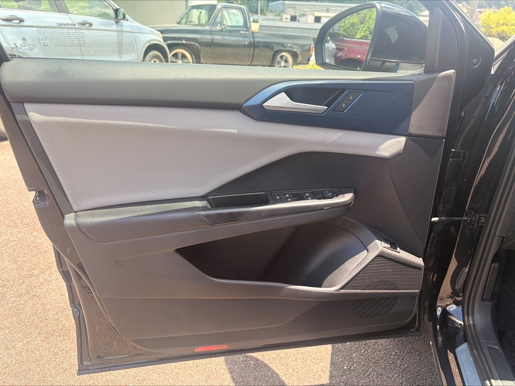 2022 Volkswagen Taos SE - Photo 13